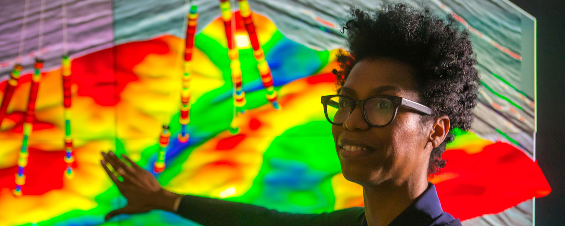 person explaining the findings on an inferred screen